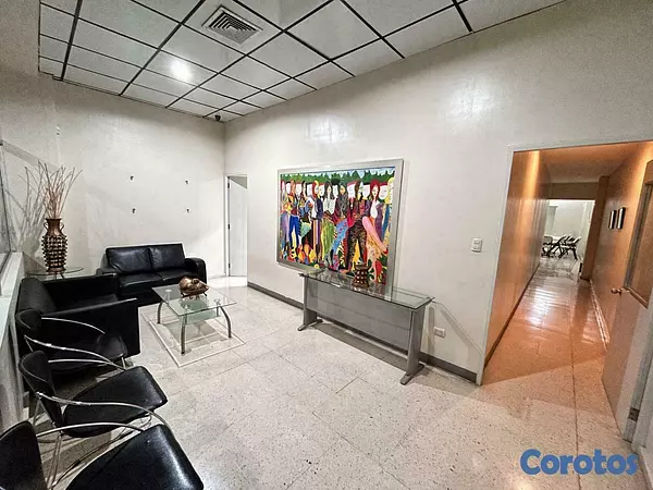 oficinas y locales comerciales - Oportunidad, Local en la Rómulo 2do nivel, 127mts 3