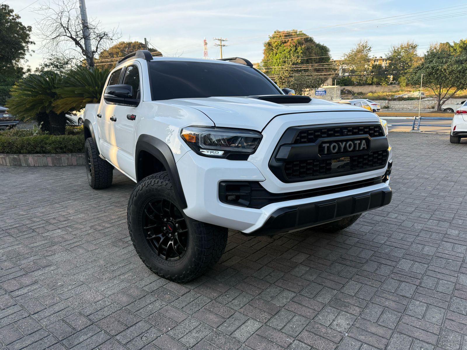 jeepetas y camionetas - Toyota tacoma trd pro 2020 0