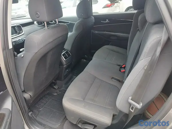 jeepetas y camionetas - 2019 Kia Sorento 3 Filas V4  7