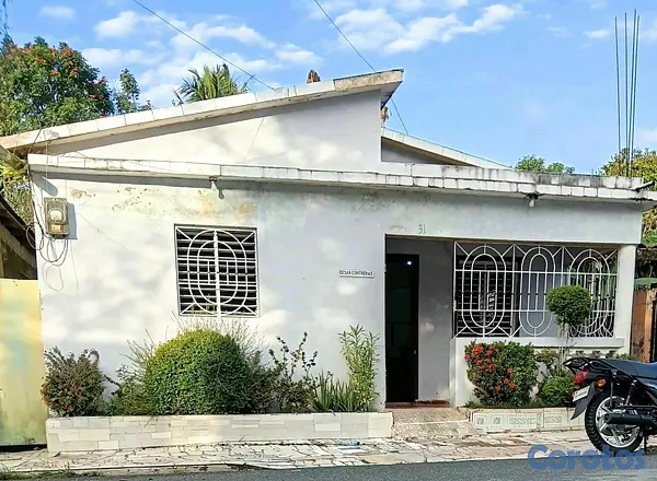 casas - se vende esta propiedad ubicada en monte plata  4