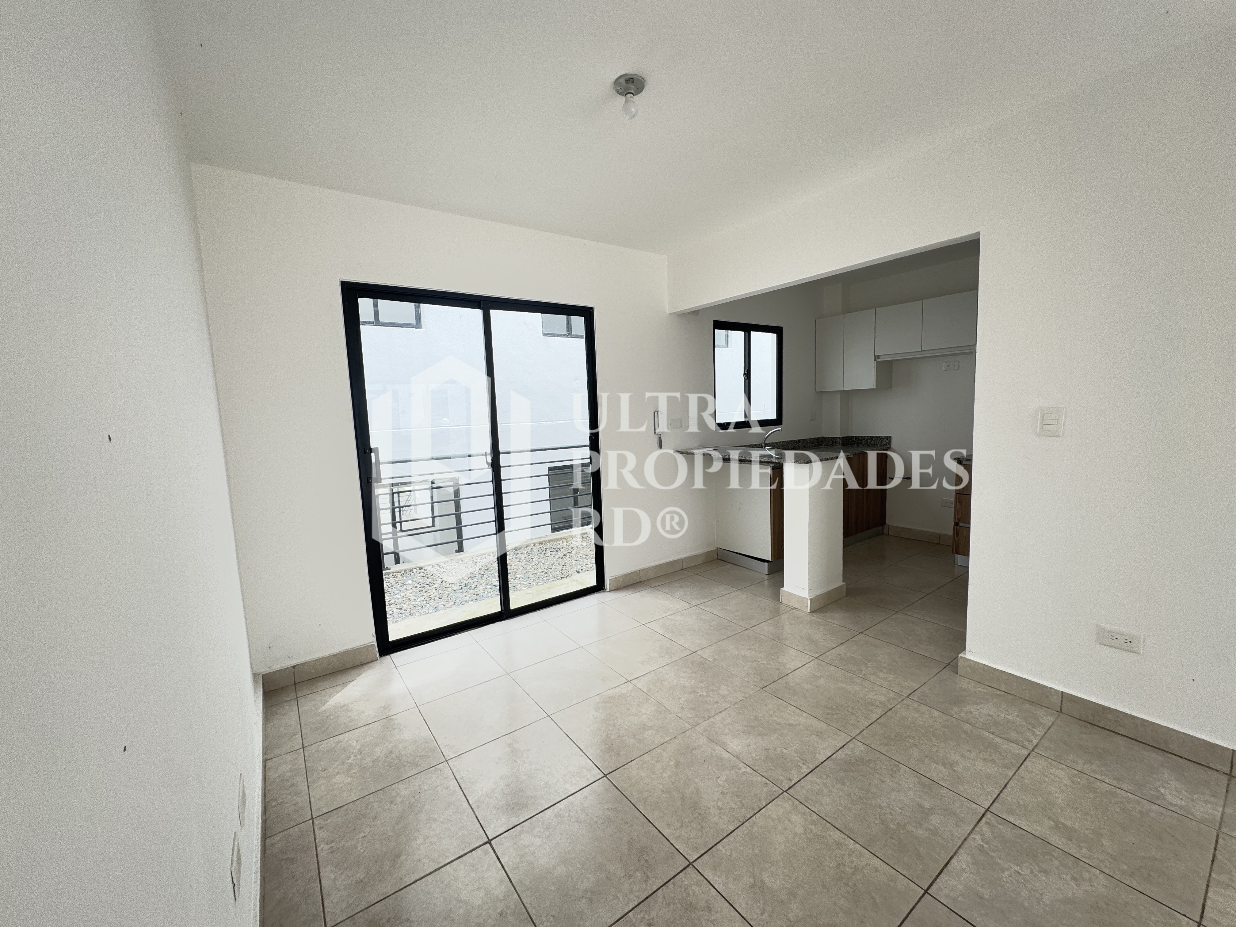 apartamentos - APARTAMENTO EN VENTA PRIMER NIVEL CON PATIO. 2