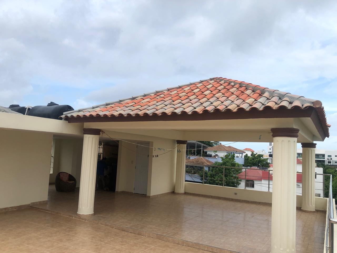 casas - Casa de 3 Niveles en el RESIDENCIAL MIRADOR DEL OESTE, 425 Mts2, 4 HABS, Terraza