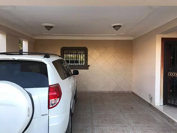 casas - Casa de 2 niveles en Jardines del Norte, Santiago 7
