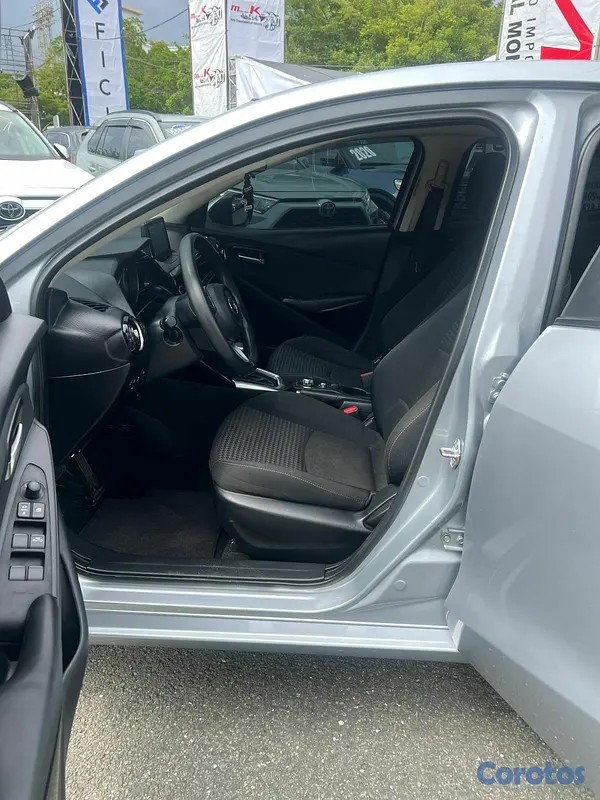 carros - Mazda Demio 2019 7