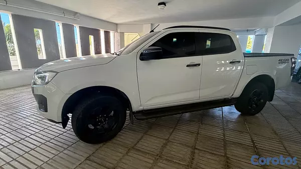 jeepetas y camionetas - Isuzu DMax 2025 3
