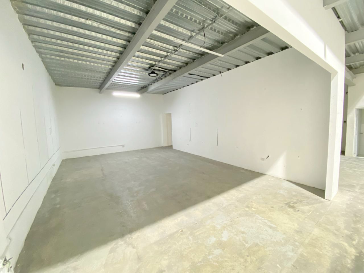 oficinas y locales comerciales - Nave céntrica en Venta  7