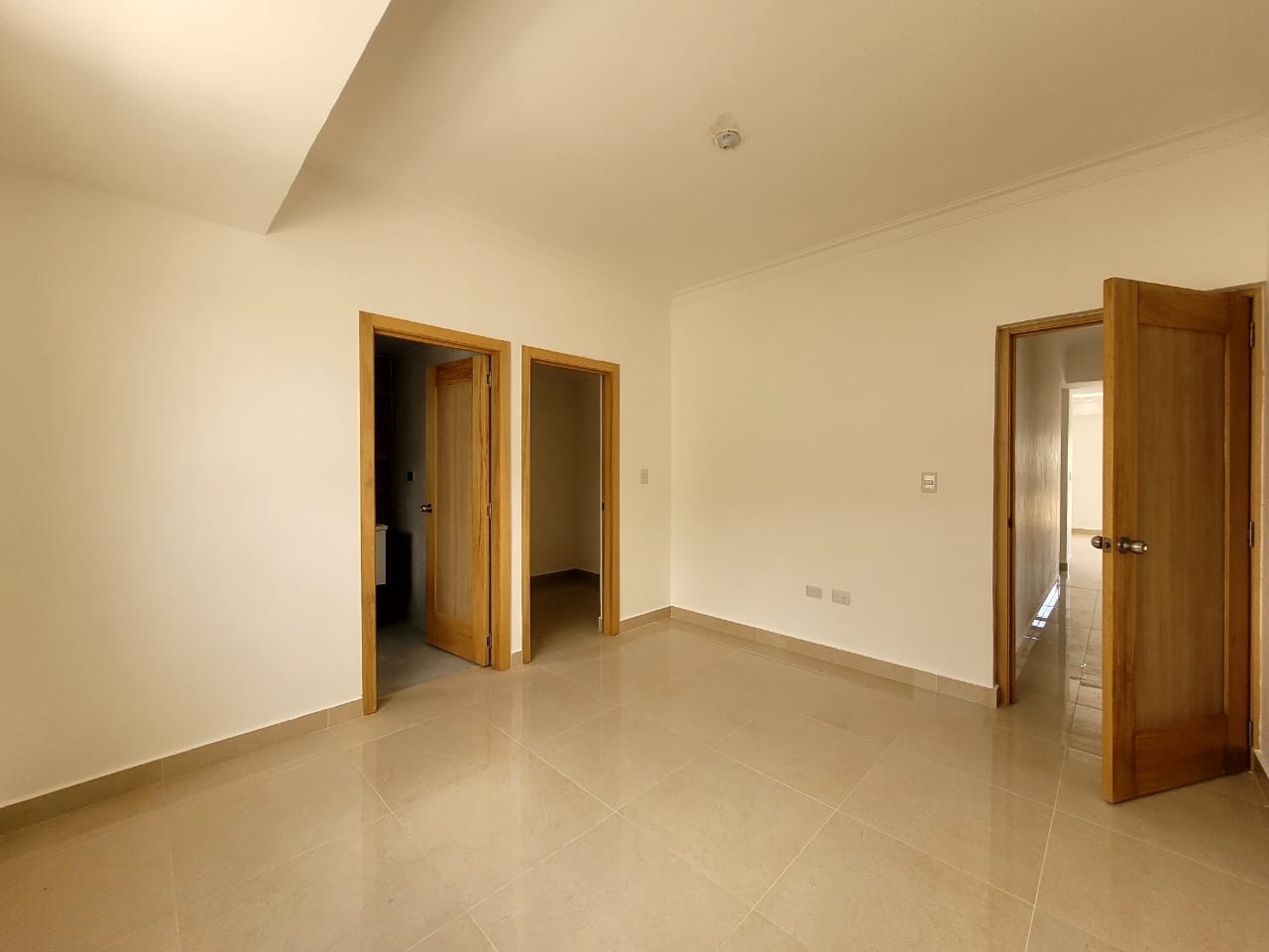 apartamentos - Apartamento en venta Segundo Piso con terraza y parqueos techados (E.O) 1