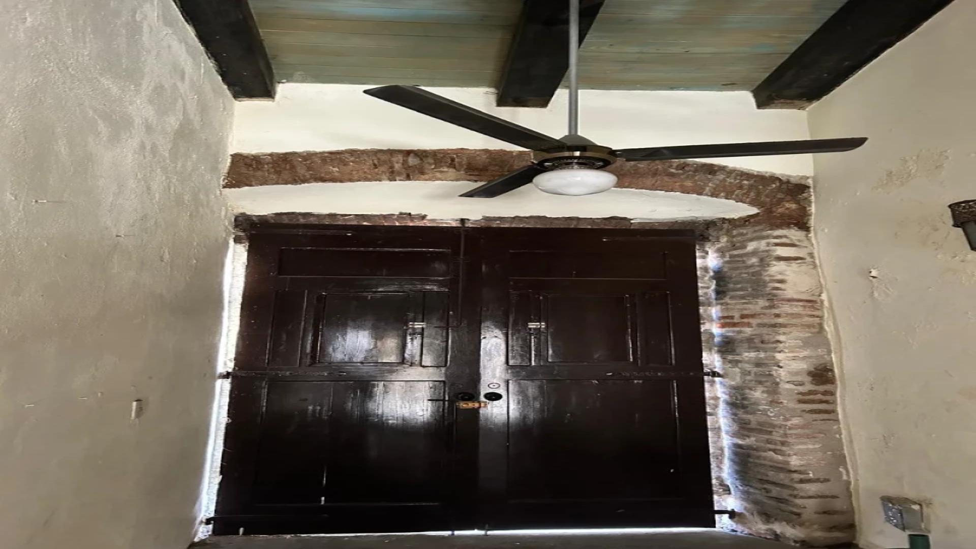 oficinas y locales comerciales - Local Comercial en ZONA COLONIAL 5