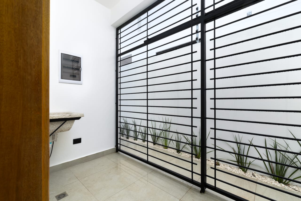 casas - Atractiva Vivienda con Patio en Proyecto Cerrado 3