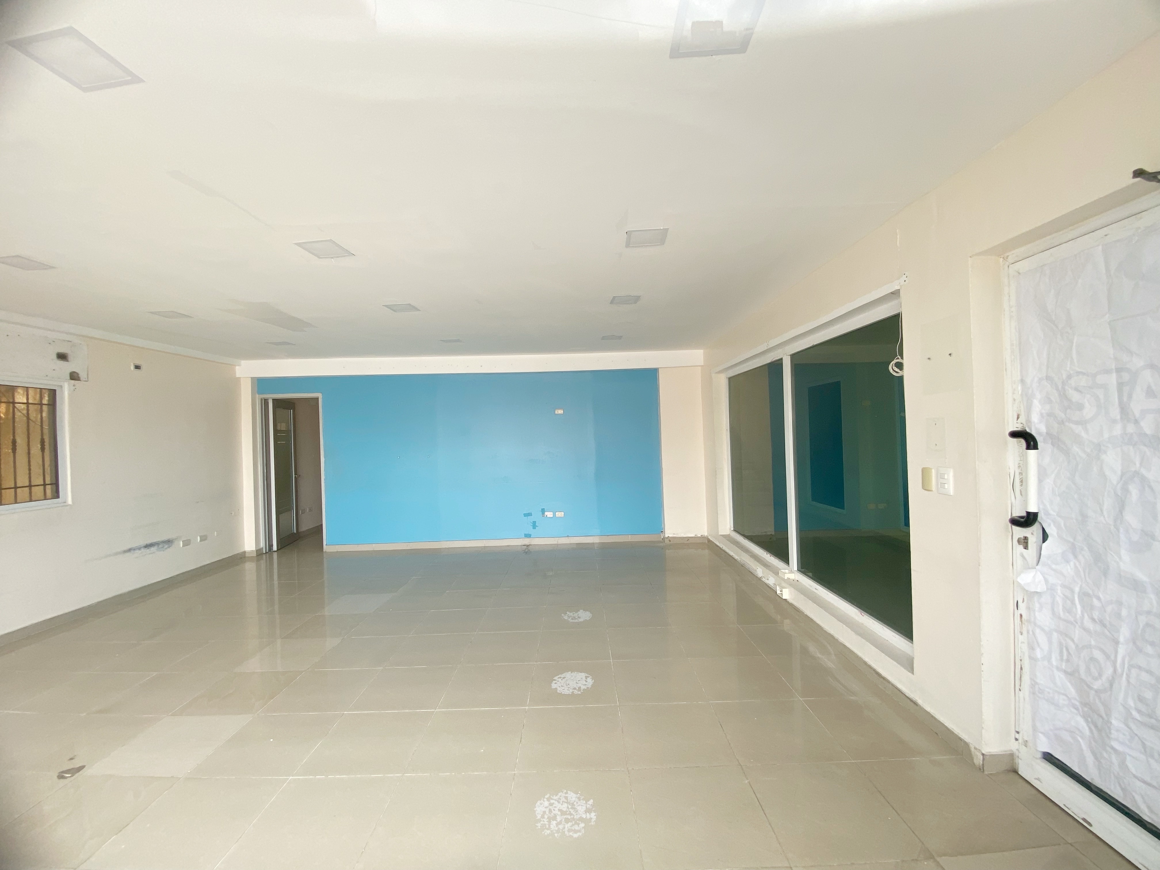 oficinas y locales comerciales - se alquila  1