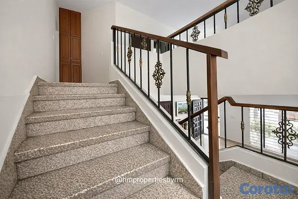 casas - Venta de Amplia Casa de 2 niveles en Miramar – Av. Independencia 8