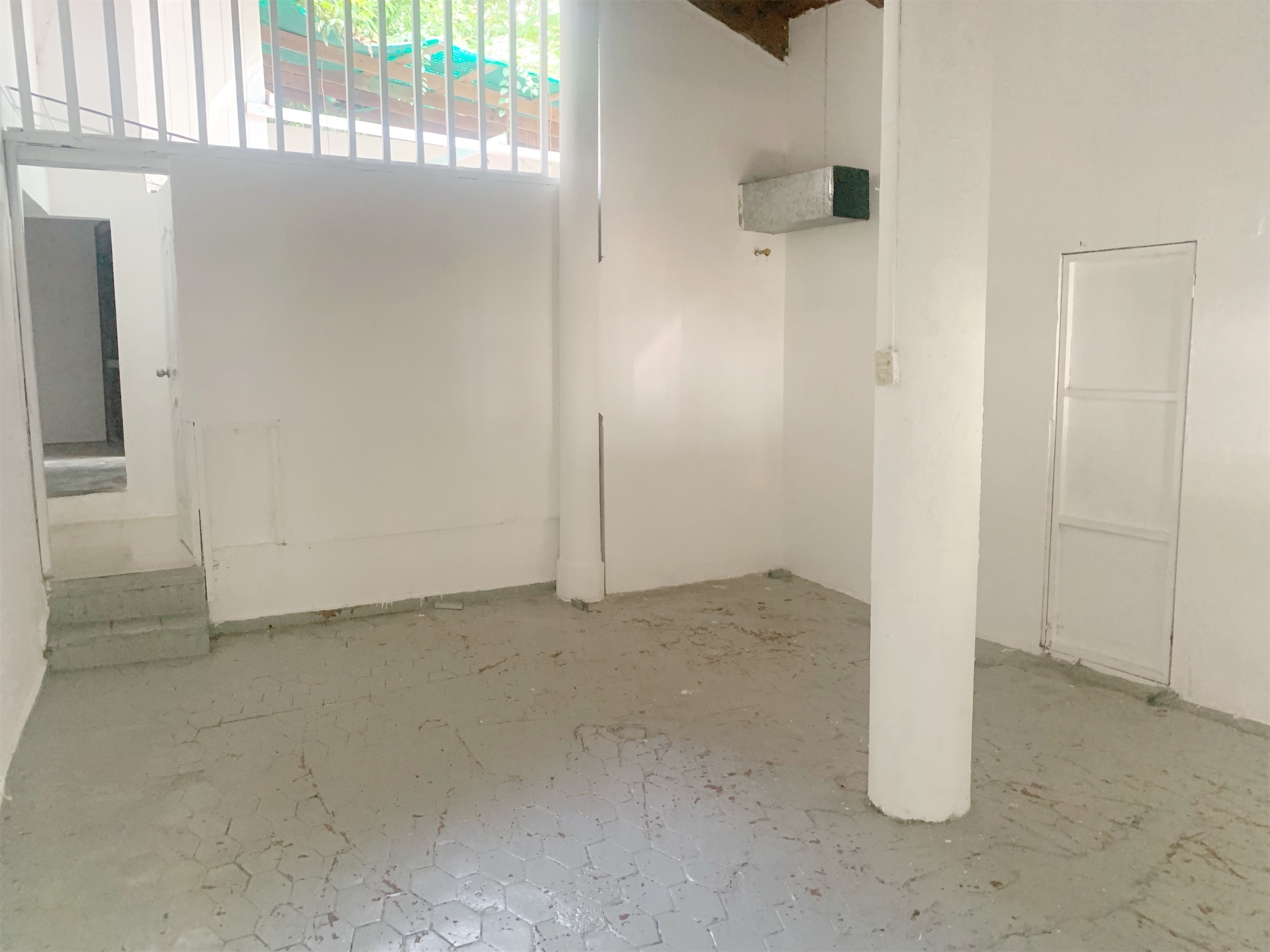 oficinas y locales comerciales - Local primer nivel con terraza  5