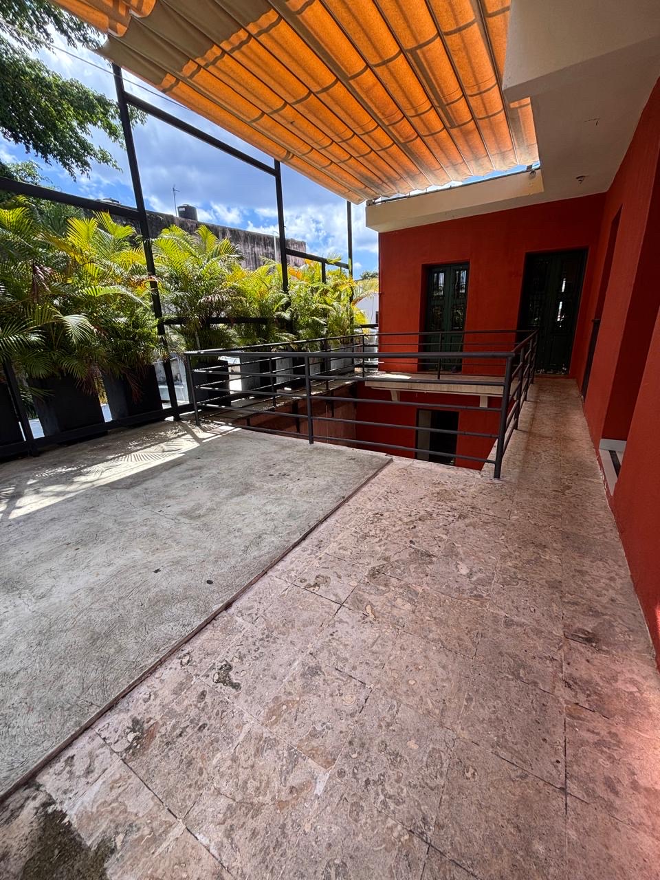 oficinas y locales comerciales - hermoso local a una esquina de el malecón (zona colonial )  1
