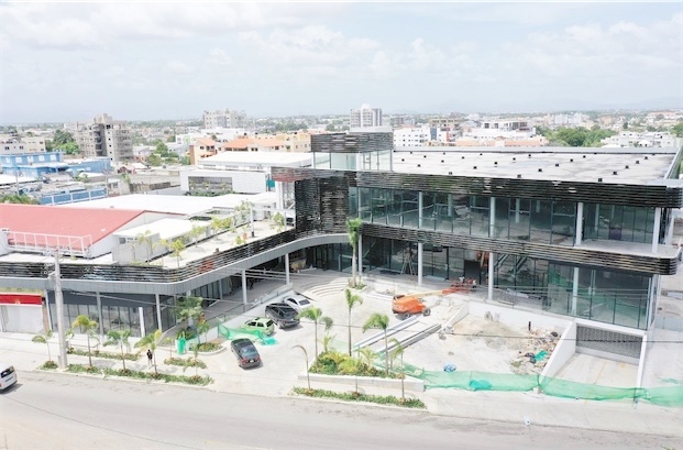oficinas y locales comerciales - Local amplio en los jardines 5