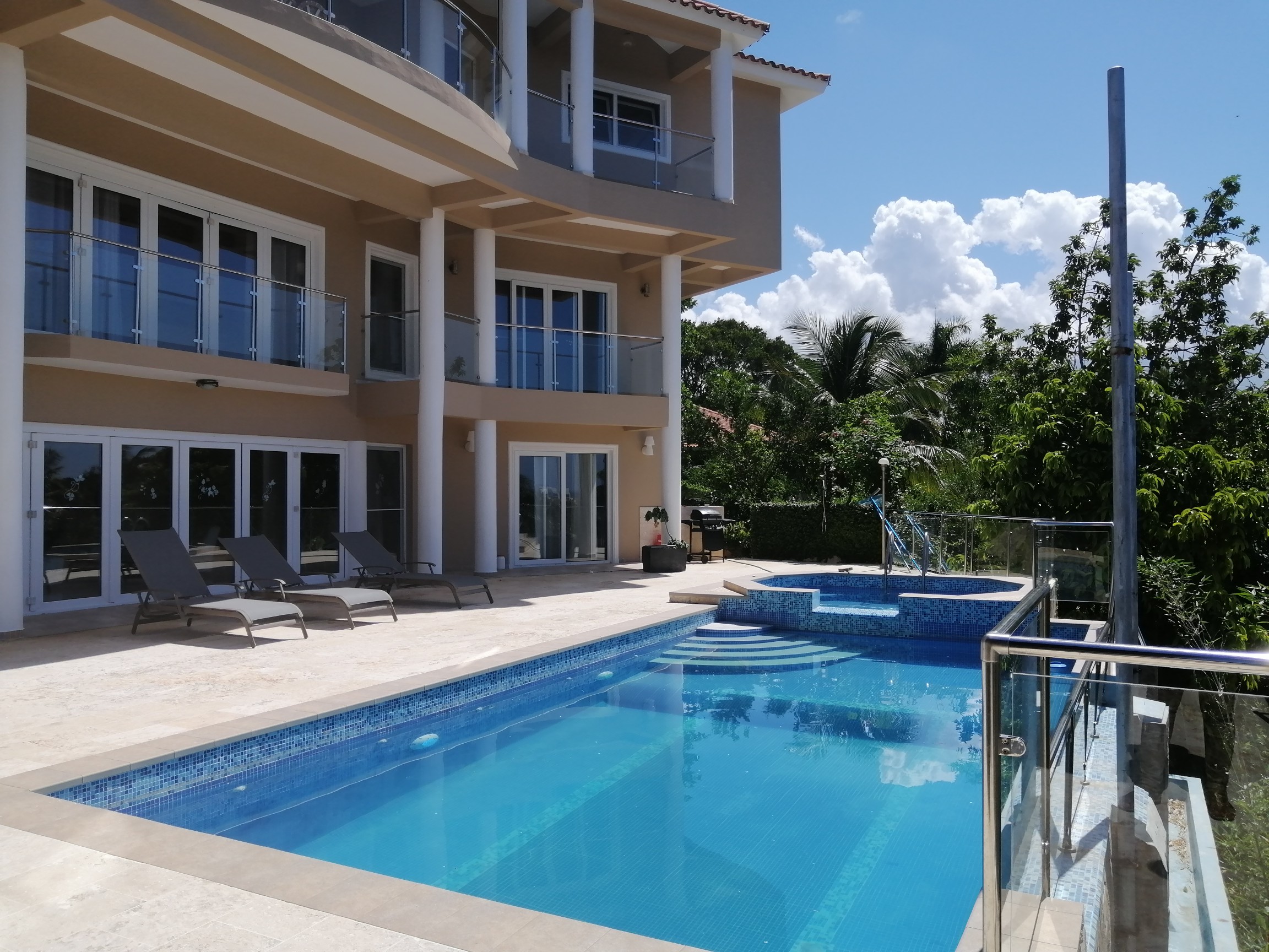 casas vacacionales y villas - Villa en Sosua con vista espectacular panorámica cerca de todo seguridad 24/7 0