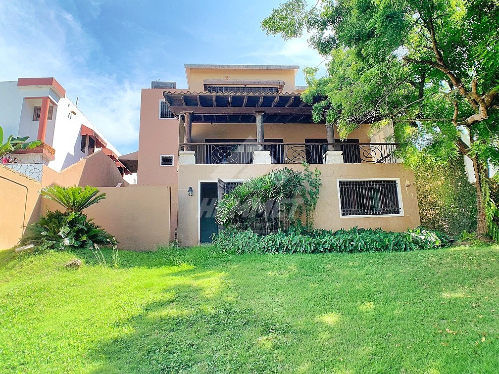 casas - CASA DE 800MTS2 CON ESPACIOSO PATIO CERRO HERMOSO SANTIAGO  0