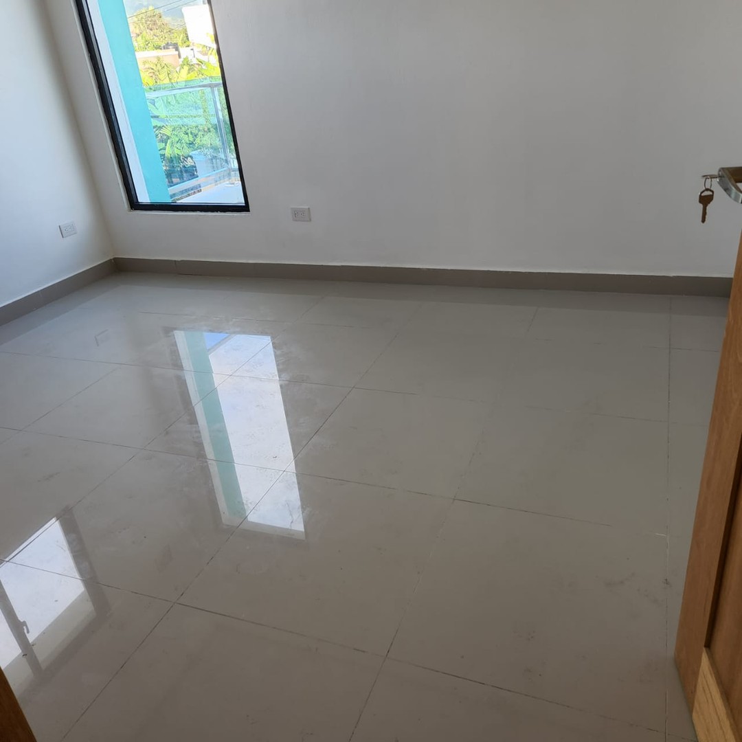 casas - Amplia Vivienda Recien Construida en Ave. 27 de Febrero  7