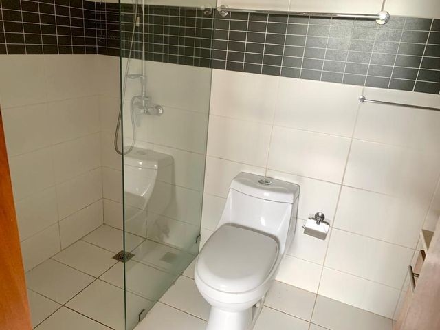 apartamentos - Apartamento amueblado en venta #24-1054 Evaristo Morales, piso medio, 2 dormit. 9