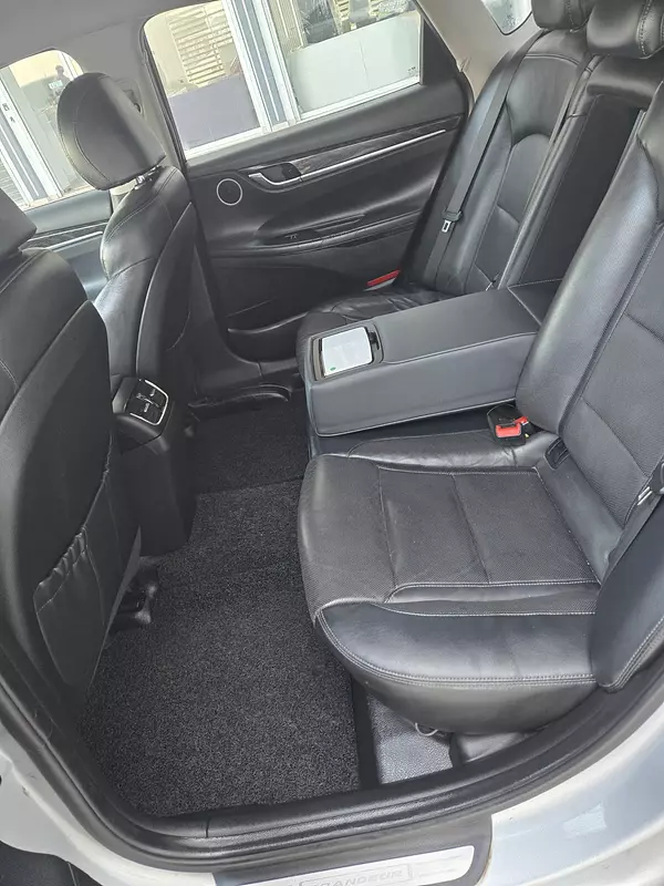 carros - HYUNDAI GRANDEUR 2020 GRIS 8