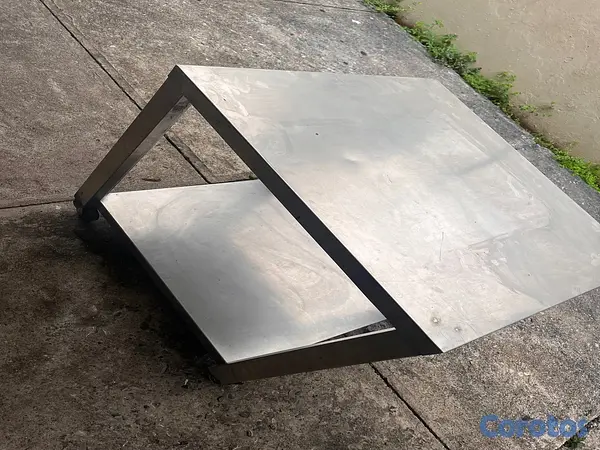 servicios profesionales - MESA PEQUEÑA DE ACERO INOXIDABLE CON RUEDAS 3