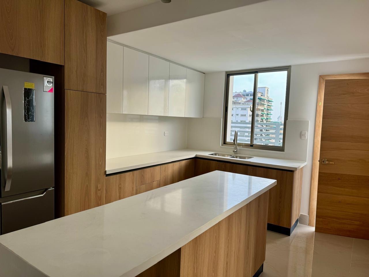 apartamentos - Alquiló con línea blanca los cacicazgos torre de lujo tres hab con su baño dos p 2