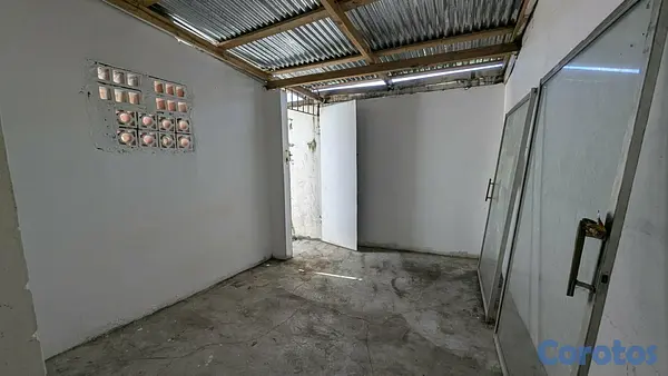 oficinas y locales comerciales - Local Comercial km8 6