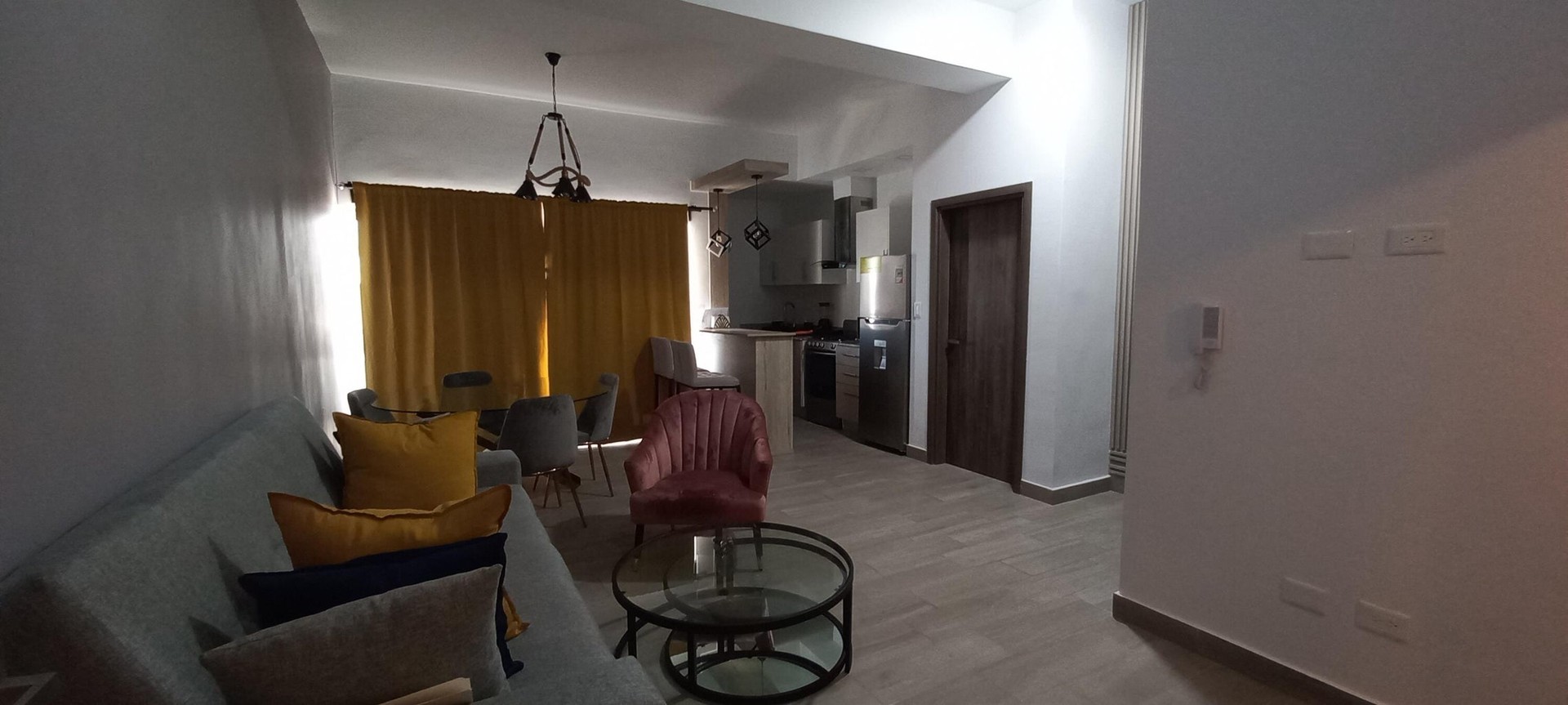 apartamentos - Alquiler de Apartamento de Una Habitación en Evaristo Morales Amueblado  4