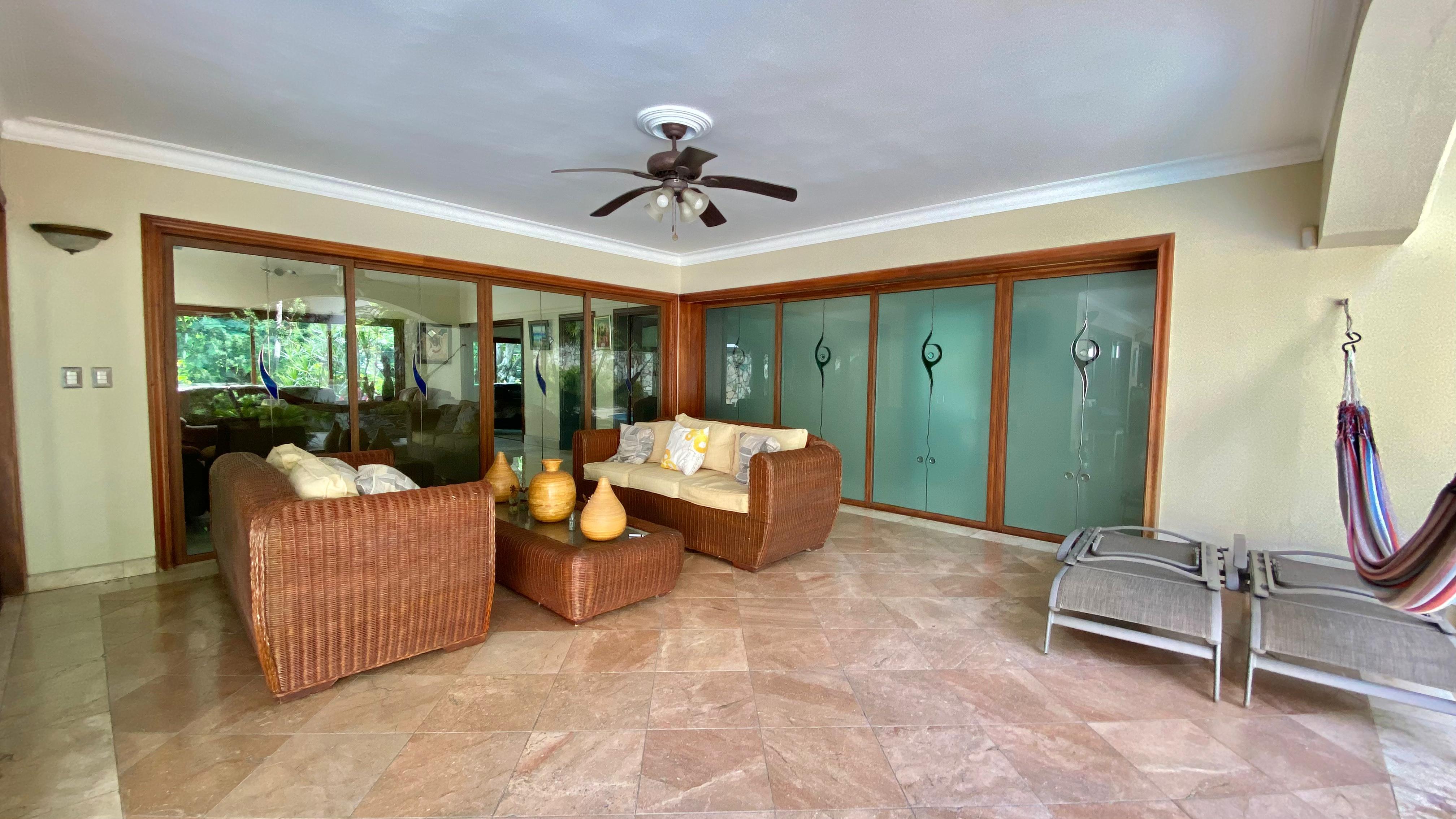 casas - Imponente Mansión en Cuesta Hermosa II, 5 HABS, 1000 Mts2 Patio, Piscina REBAJAD 6
