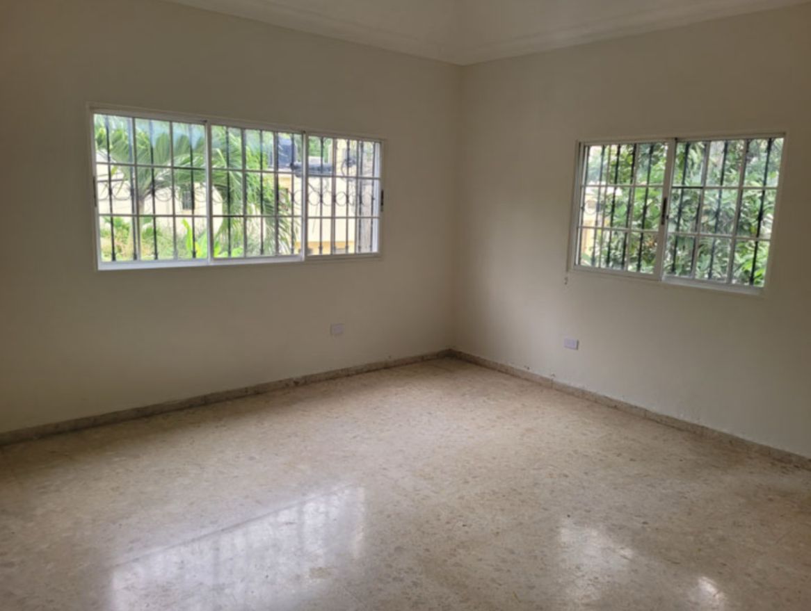 casas - Casa en Venta 2 niveles 3 habitaciones 2 baños 2 parqueos en Colinas de Los Rios 8