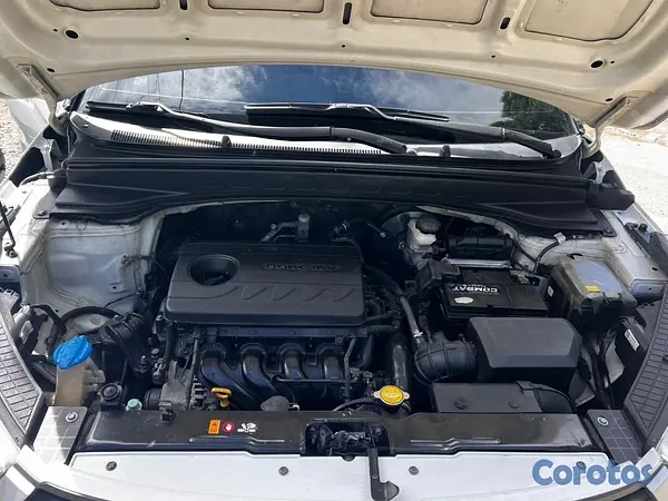 jeepetas y camionetas -  Hyundai cantus en excelente condiciónes  3
