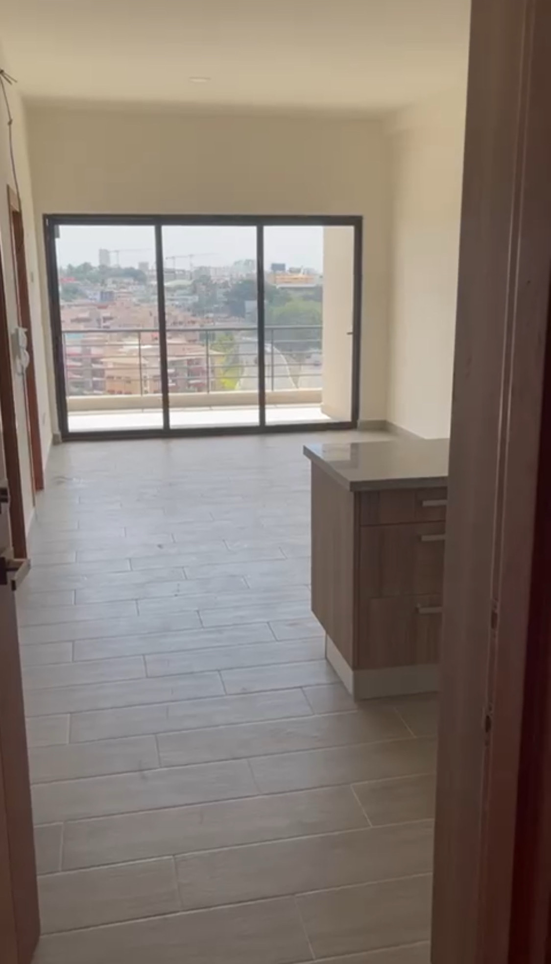 apartamentos - hermoso apartamento en la prolongación 27 a 2 minutos de pintura  1