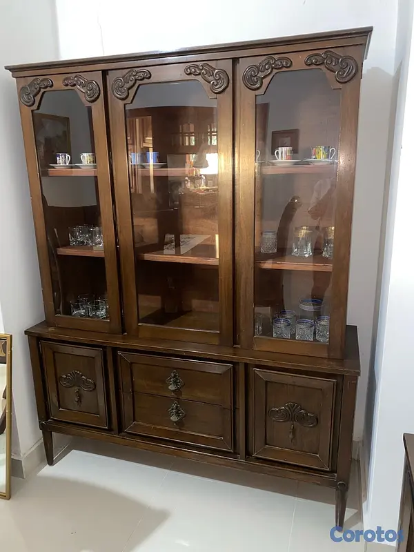 muebles y colchones - vitrina  2