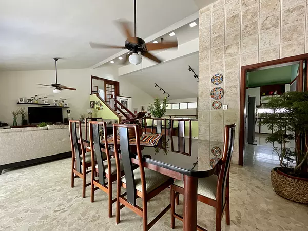 casas - Casa en Venta en Los Ríos, Grandes Espacios, patio y Jardín 4