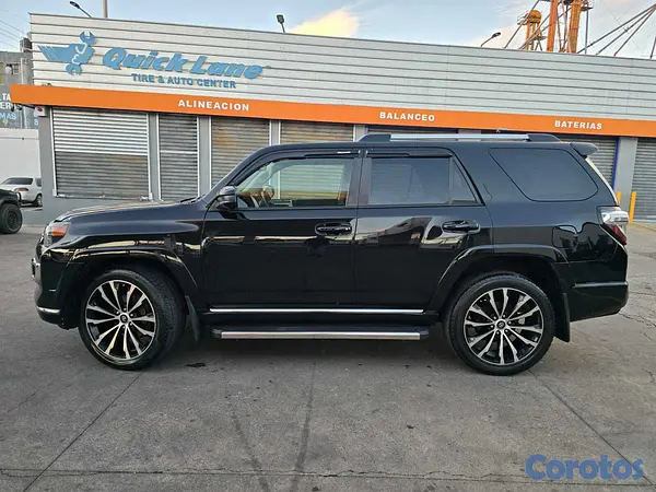 jeepetas y camionetas - OFERTA! TOYOTA 4RUNNER 2020 SR5 EN COMO NUEVA 4