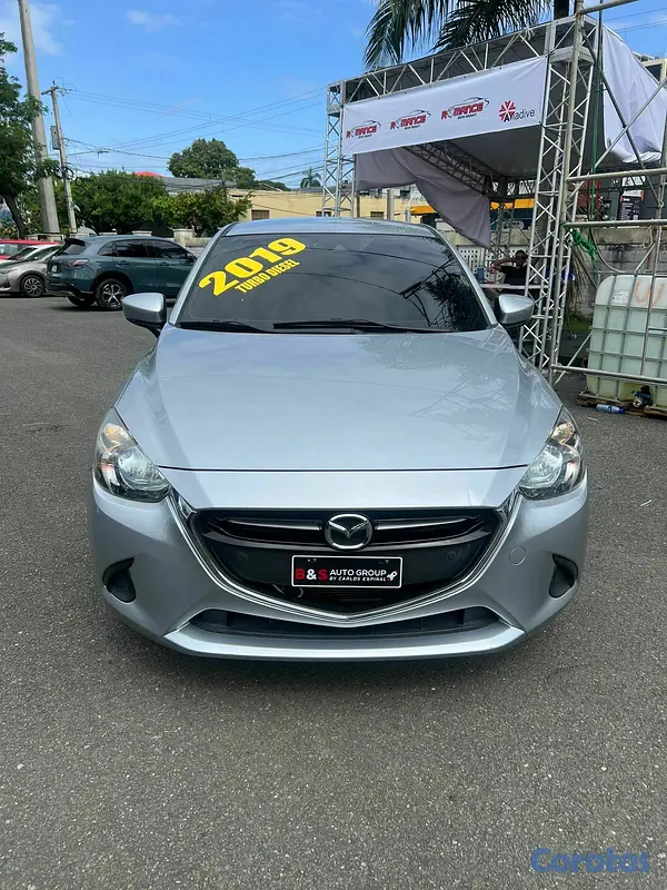 carros - Mazda Demio 2019 8