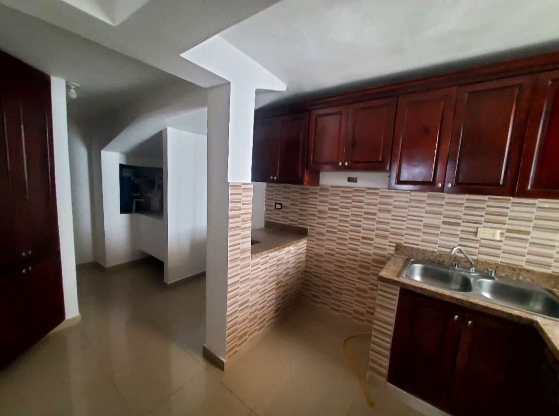 casas - 2 casas por el precio de 1 en la autopista de san Isidro Sto Dgo este  8