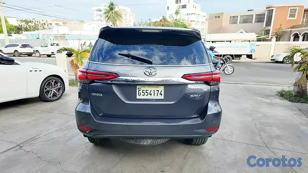 jeepetas y camionetas - FORTUNER SRV 2022 5