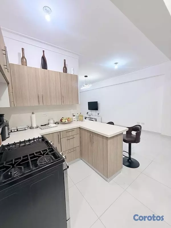 apartamentos - vendo Independencia cacique tercer nivel dos habitaciones con su baño parqueo  2