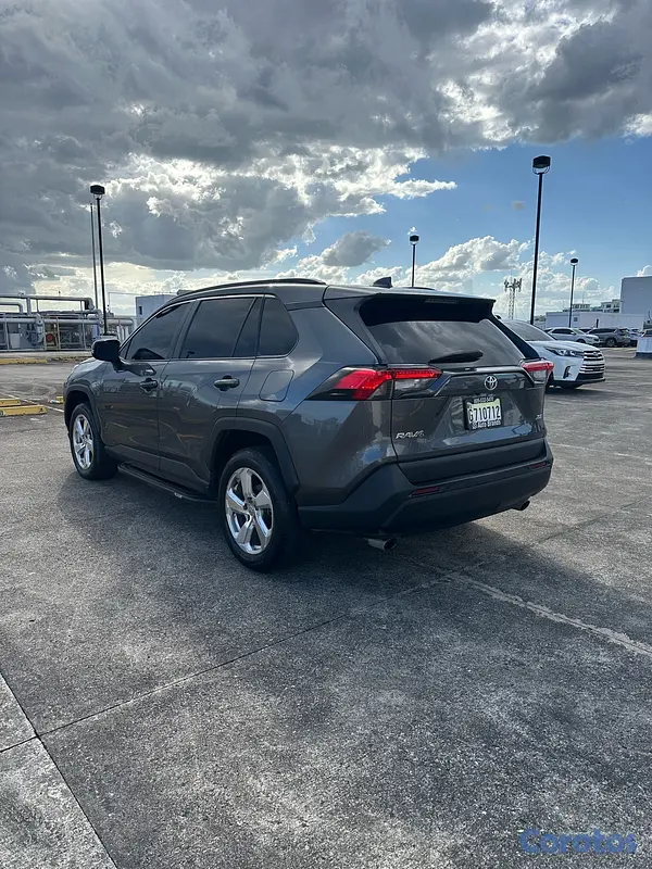 jeepetas y camionetas - Toyota rav4 XLE 2021 3