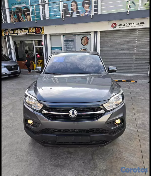 jeepetas y camionetas - KGM REXTON 2021 GRIS OSCURO DIESEL 3