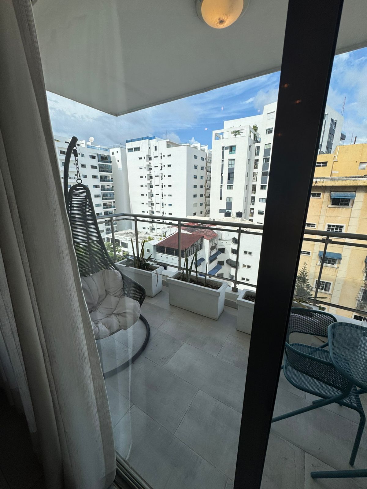 apartamentos - Apto Alquiler Naco  piso 8 con 2 habitaciones 2.5  0