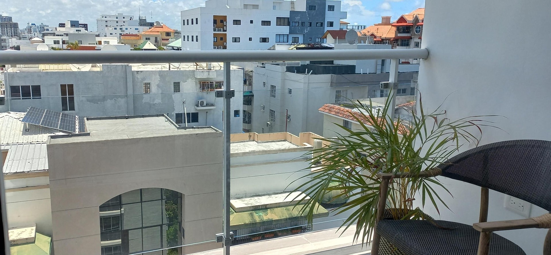 apartamentos - Alquiler de Apartamento de Una Habitación en Evaristo Morales Amueblado  1