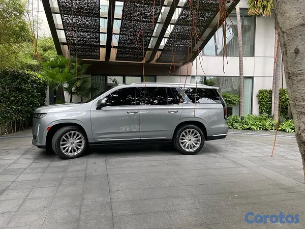 jeepetas y camionetas - Cadillac Escalade Premium Luxury 2023 6