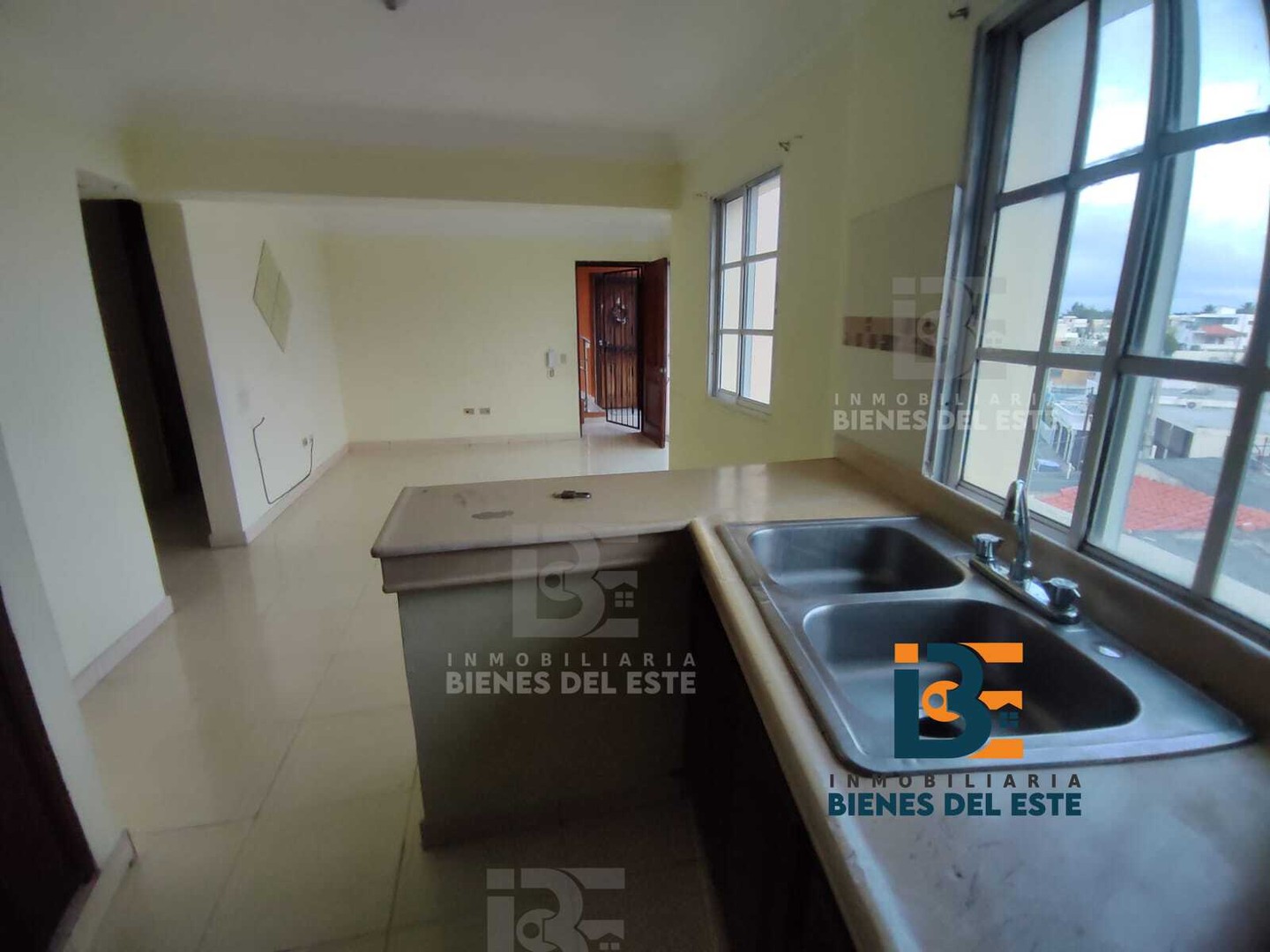 apartamentos - Se Alquila Apartamento de Dos Habitaciones en Villa Velásquez 3