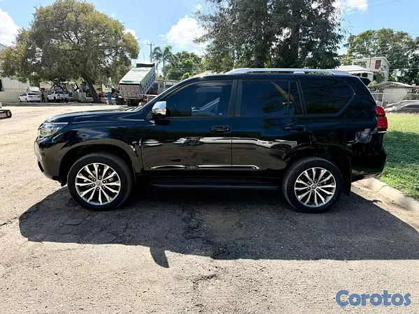jeepetas y camionetas - Toyota land cruicer prado txl 2023 4