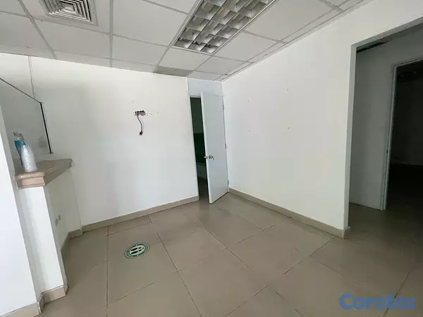 oficinas y locales comerciales - hermoso local comercial en renta  2