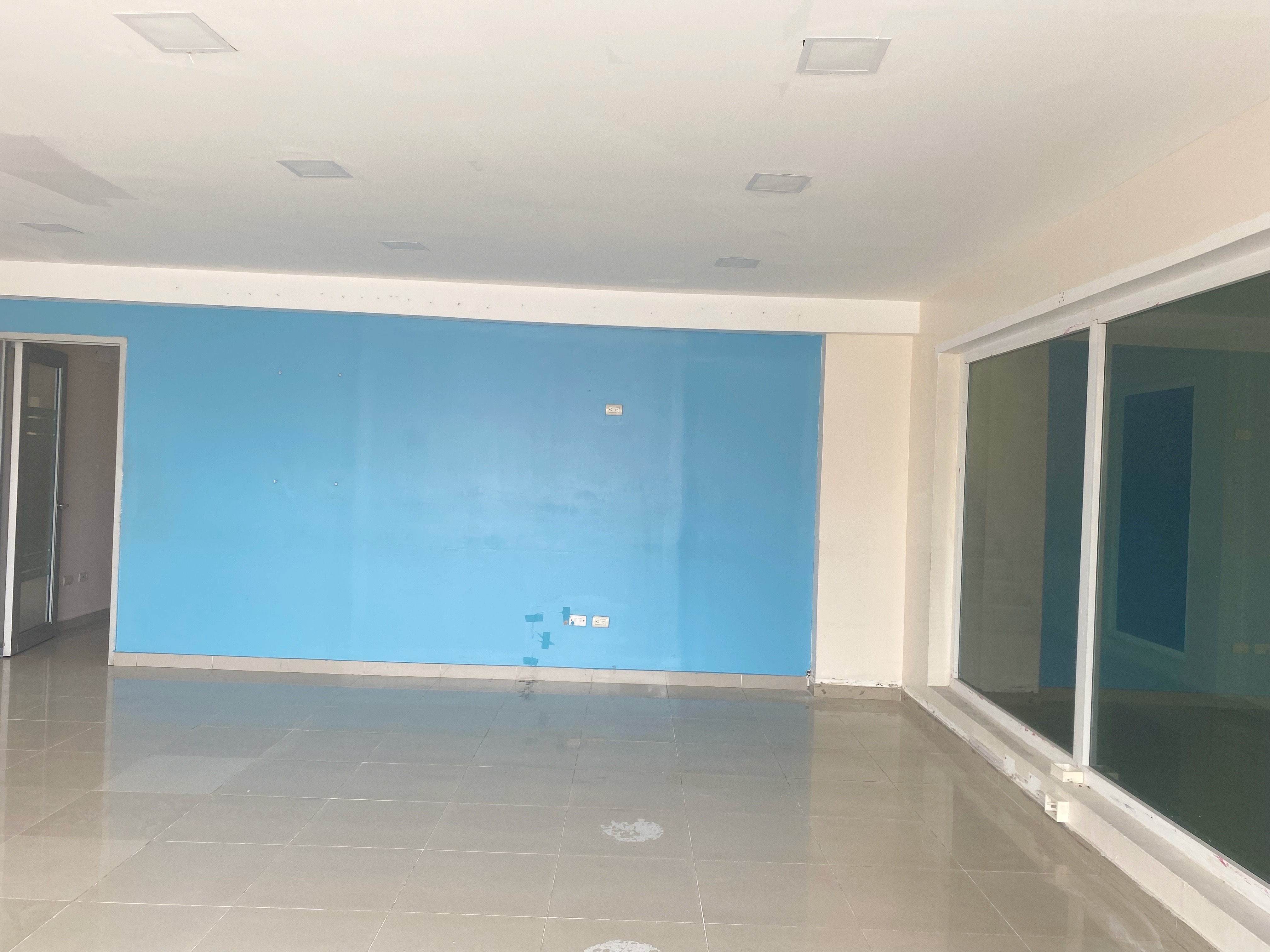 oficinas y locales comerciales - se alquila  2