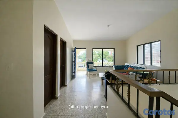 casas - Venta de Amplia Casa de 2 niveles en Miramar – Av. Independencia 9