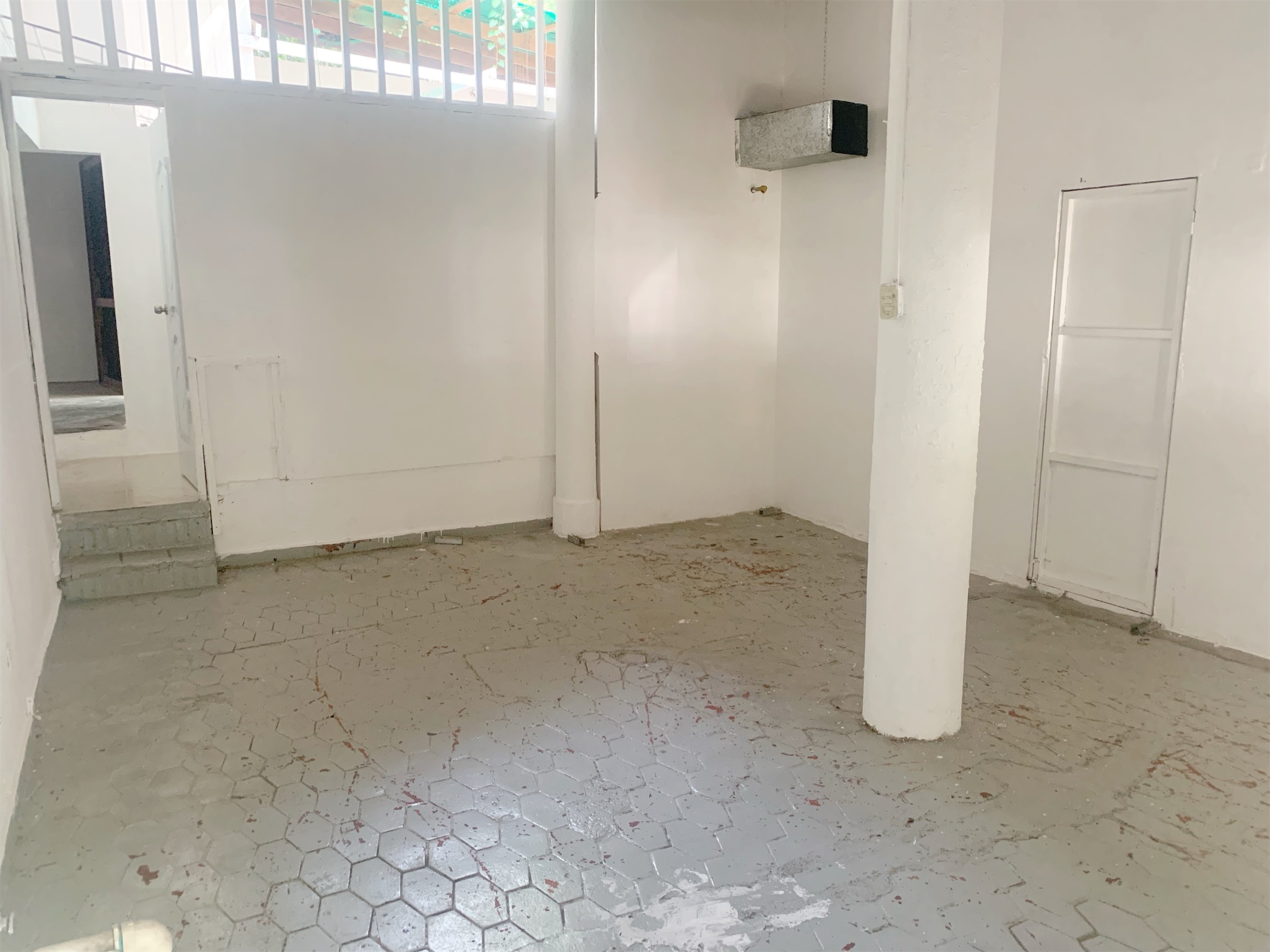 oficinas y locales comerciales - Local primer nivel con terraza  6