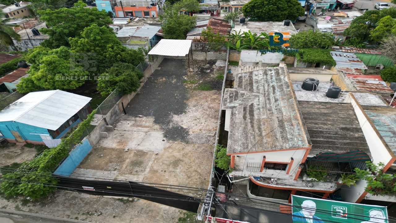 solares y terrenos - Solar con 341 Metros  Frente al Complejo Deportivo 4